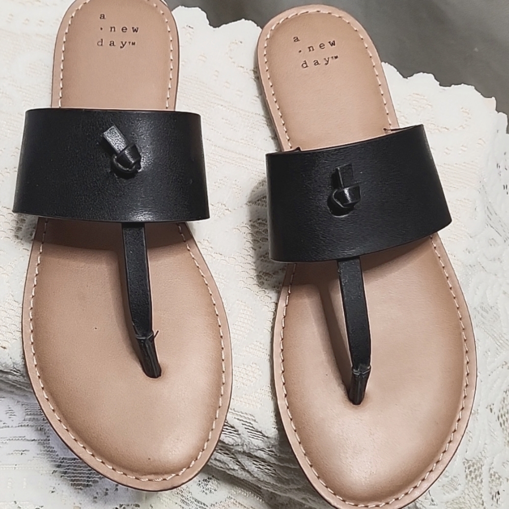 Women's GUC Black Sandals Size 8M